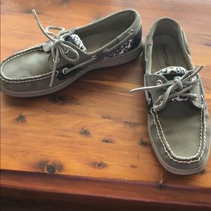 Top slider Sperry